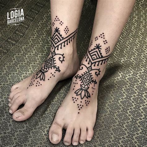 tatuajes en el empeine para mujer|Ideas de tatuajes en el empeine para lucir elegante y femenina